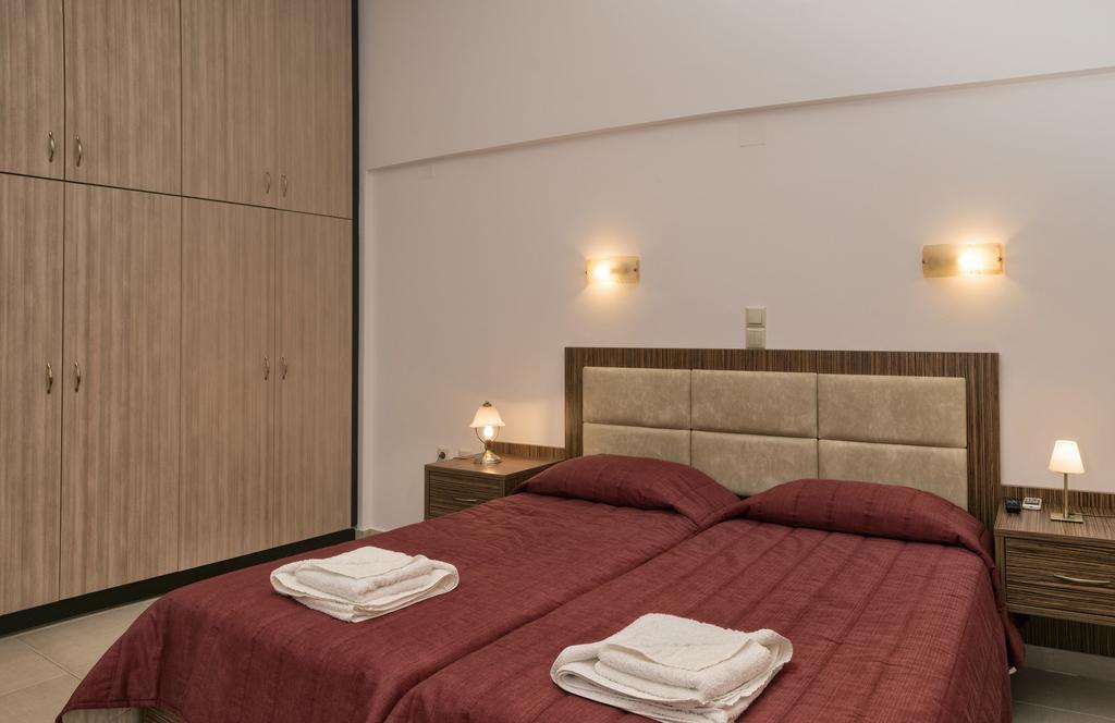 Villa Laga With Pool, 300M To Taverns, Childrens Area, Bbq! Kirianna 外观 照片