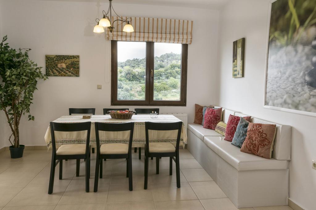 Villa Laga With Pool, 300M To Taverns, Childrens Area, Bbq! Kirianna 外观 照片