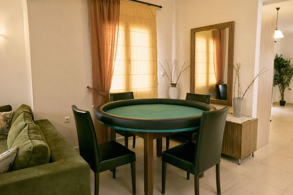 Villa Laga With Pool, 300M To Taverns, Childrens Area, Bbq! Kirianna 外观 照片