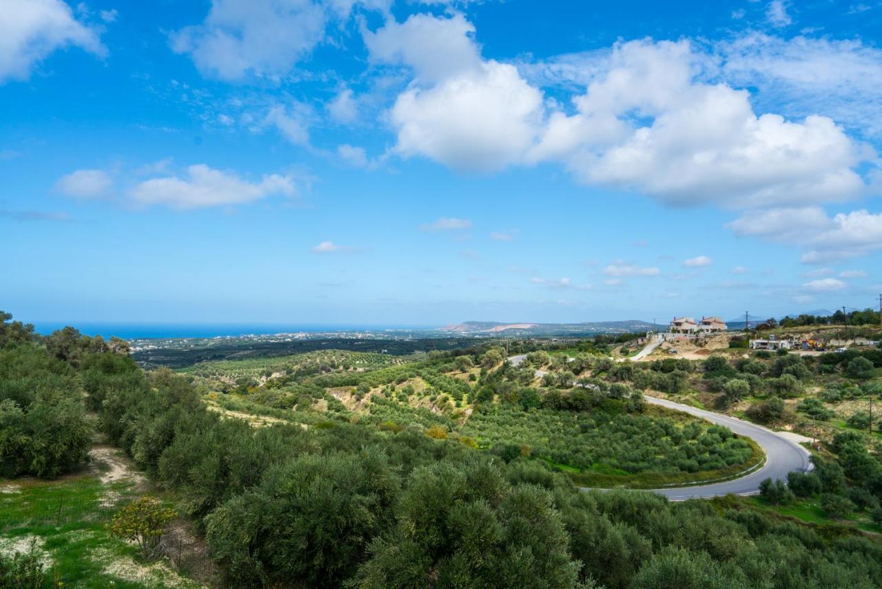 Villa Laga With Pool, 300M To Taverns, Childrens Area, Bbq! Kirianna 外观 照片
